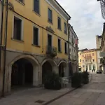 Via Garibaldi 3* 로니고
