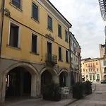 Via Garibaldi 3* 로니고