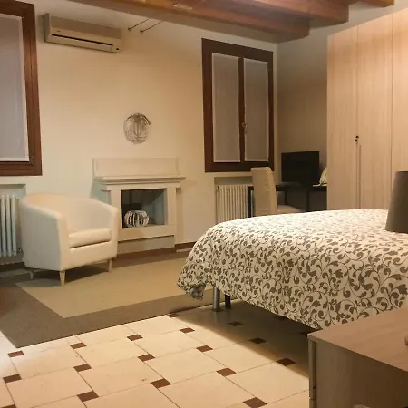 Via Garibaldi 3* 로니고