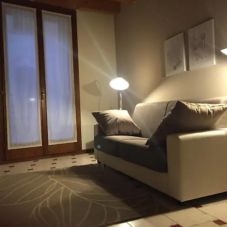 Via Garibaldi 3* 로니고