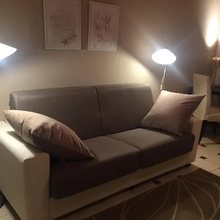 Via Garibaldi 3* 로니고