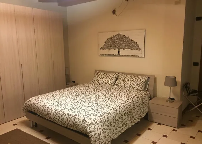 Via Garibaldi 3* 로니고