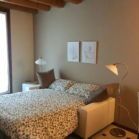 Via Garibaldi 3* ロニーゴ