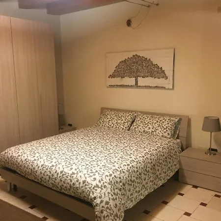 Via Garibaldi 3* ロニーゴ